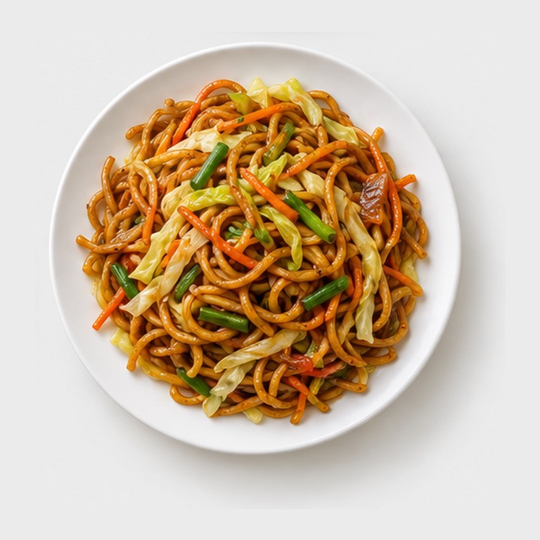 Nouilles sautées aux légumes et sauce soja façon bami goreng surinamais