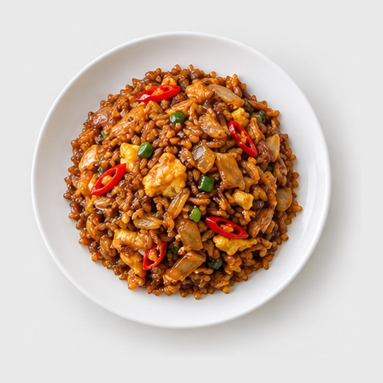 Riz frit à l'indonésienne façon nasi goreng végétarien