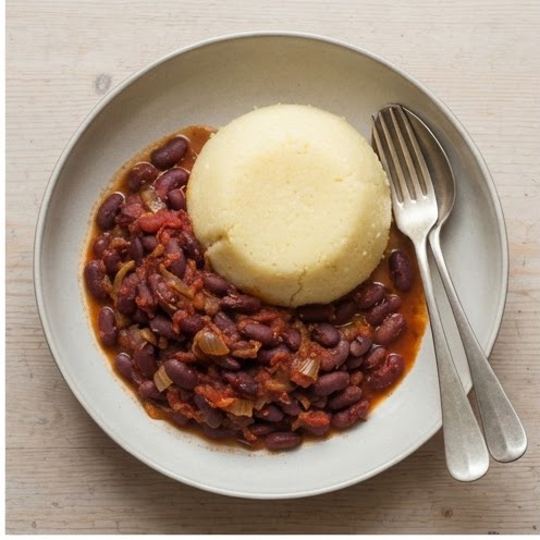 Polenta de manioc façon ubugali aux haricots rouges