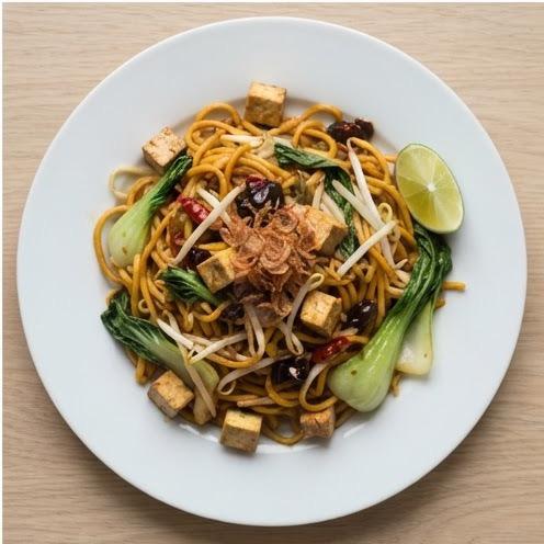Nouilles sautées épicées au tofu façon mee goreng végétarien